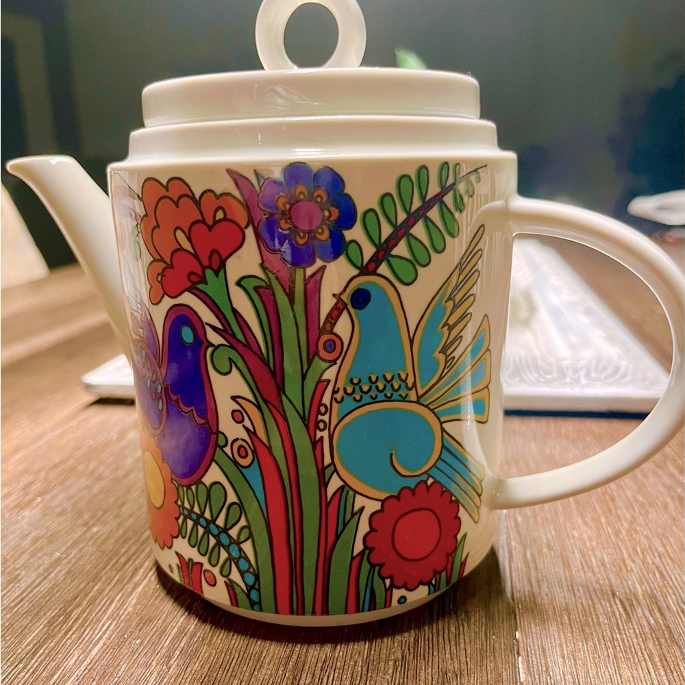 VILLEROY & BOCH - VINTAGE TEA POT 
MADE IN LUXEMBOURG 
I GREAT CONDITION 🤗
